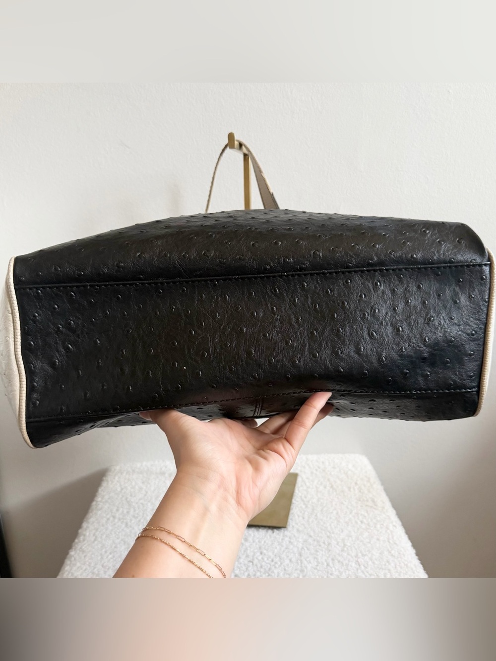 Vintage Y2K Guess Shoulder Bag Purse Cream Black Faux Ostrich Bow Rhinestone - Picture 8 of 11